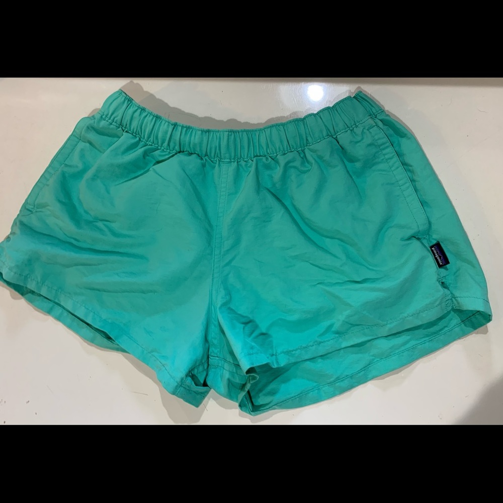 Patagonia Barely Baggies shorts - Sz M